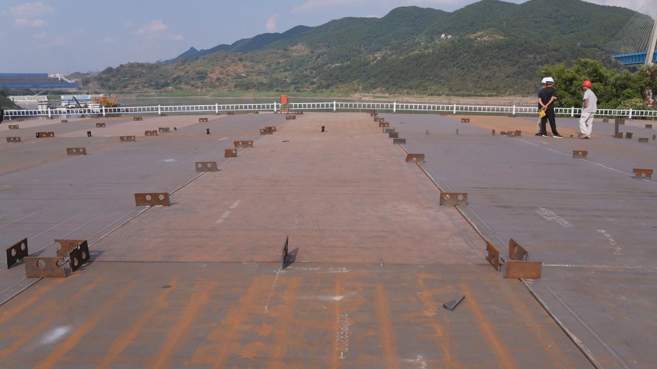 國企動態(tài)  驗收完成，首批青城大橋主橋鋼箱梁構件將于9月7日陸續(xù)運抵現(xiàn)場！5.jpg